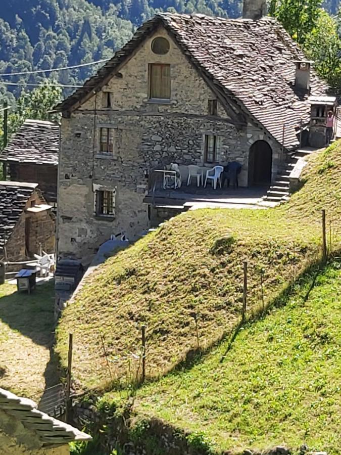 Tepilanti Villa Cerentino Buitenkant foto